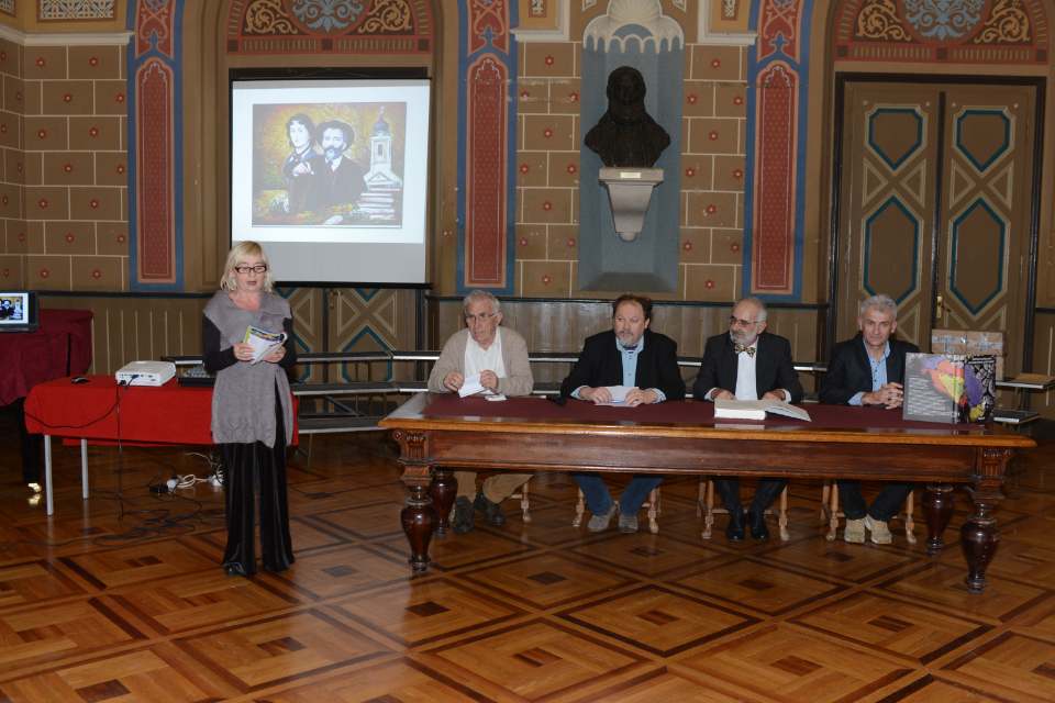 Водитељка др Јелена Квочка представила је уводничаре – Недељка Убовића, Младена Булута, др Жарка Димића и аутора Горана Маравића